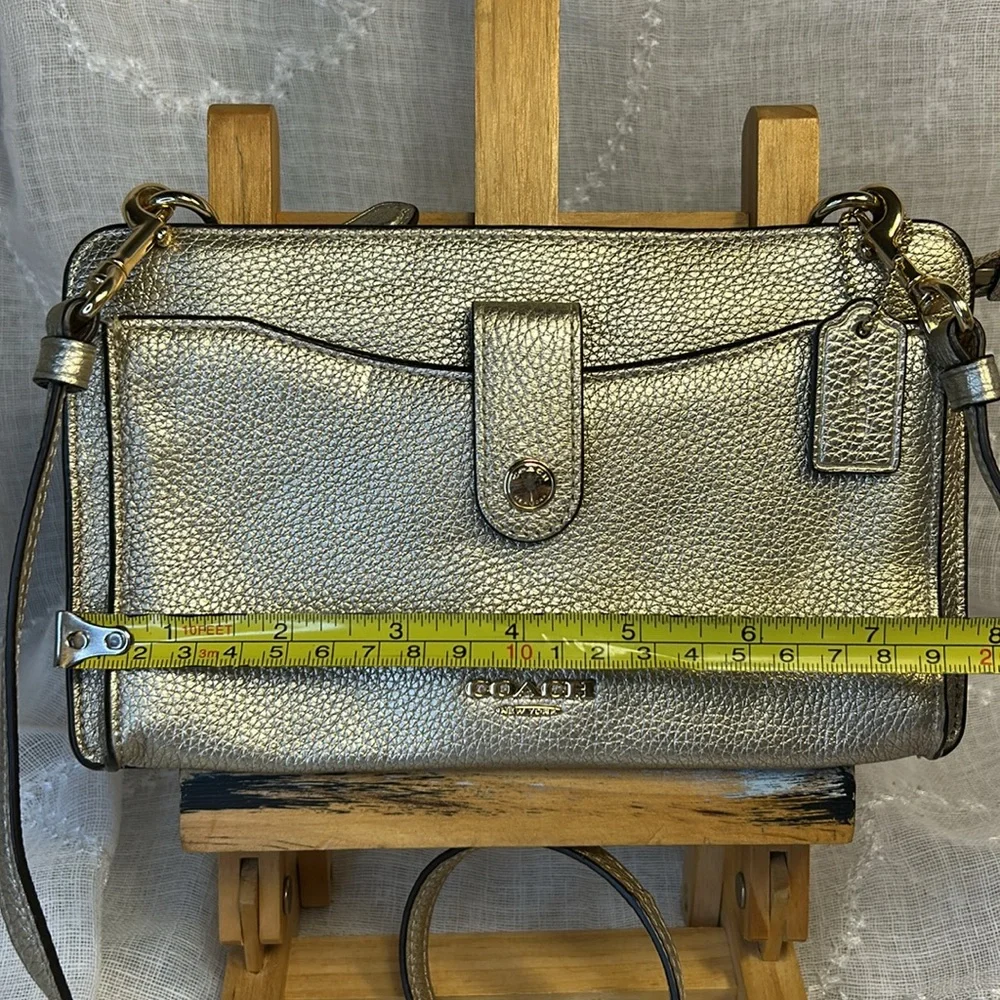 Coach almost new wallet pocket book with card insert